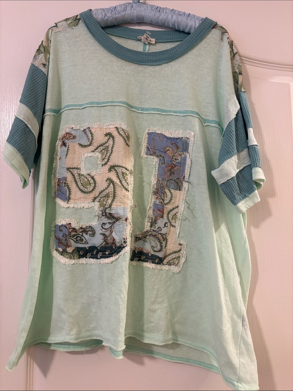 NWOT POL oversized T-shirt with 91 on the front. Round neck